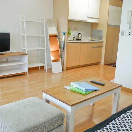 Отель Hongdae Jk House Сеул Экстерьер фото