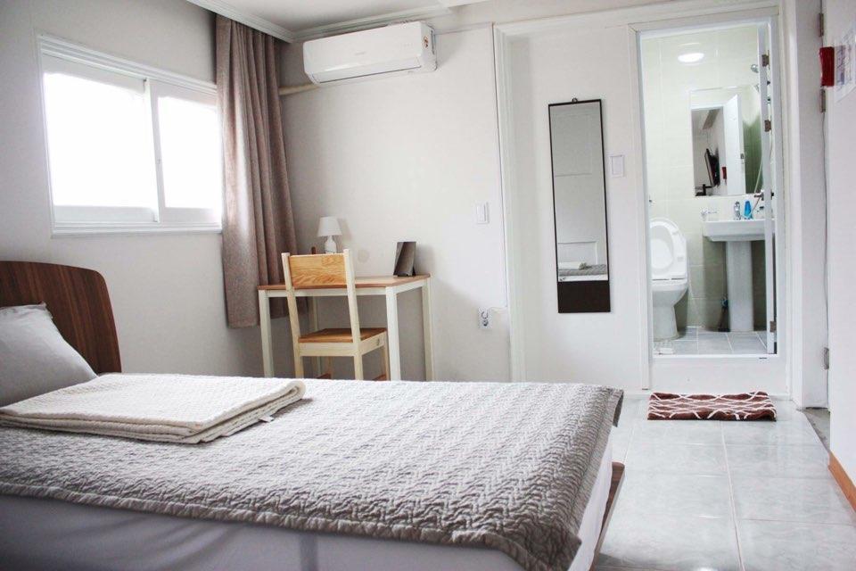 Отель Hongdae Jk House Сеул Экстерьер фото