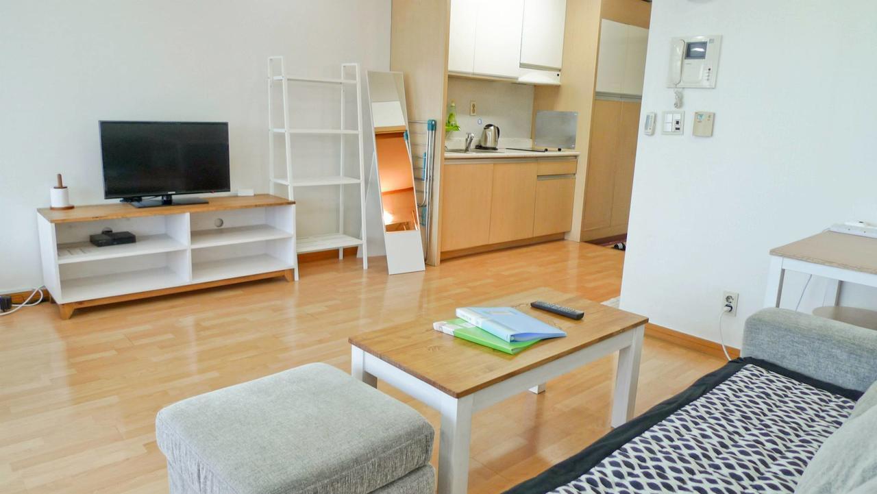 Отель Hongdae Jk House Сеул Экстерьер фото